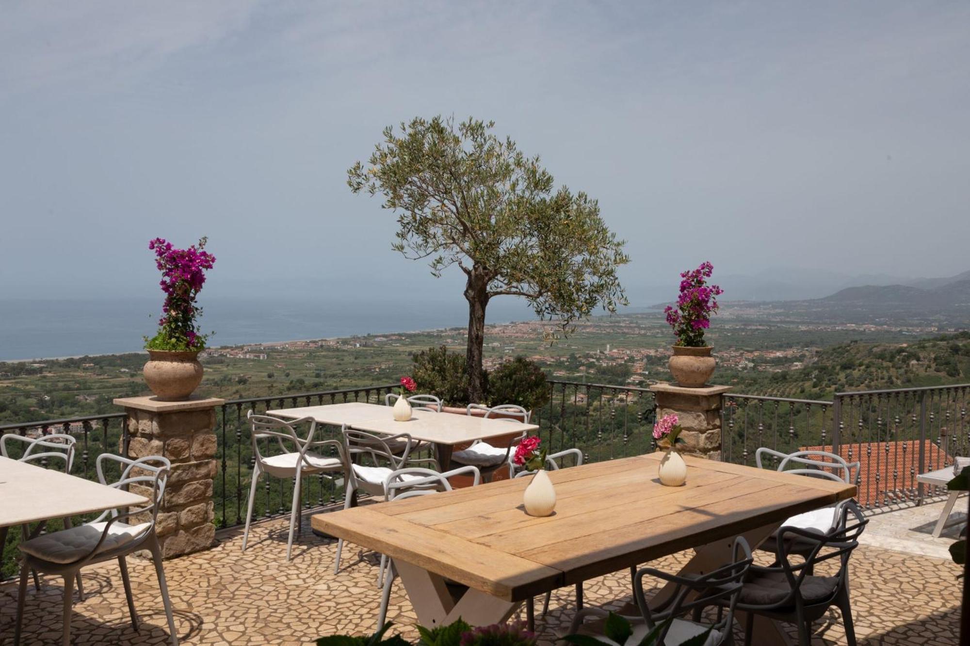 La Pastorella Boutique Hotel Maiera Exterior photo