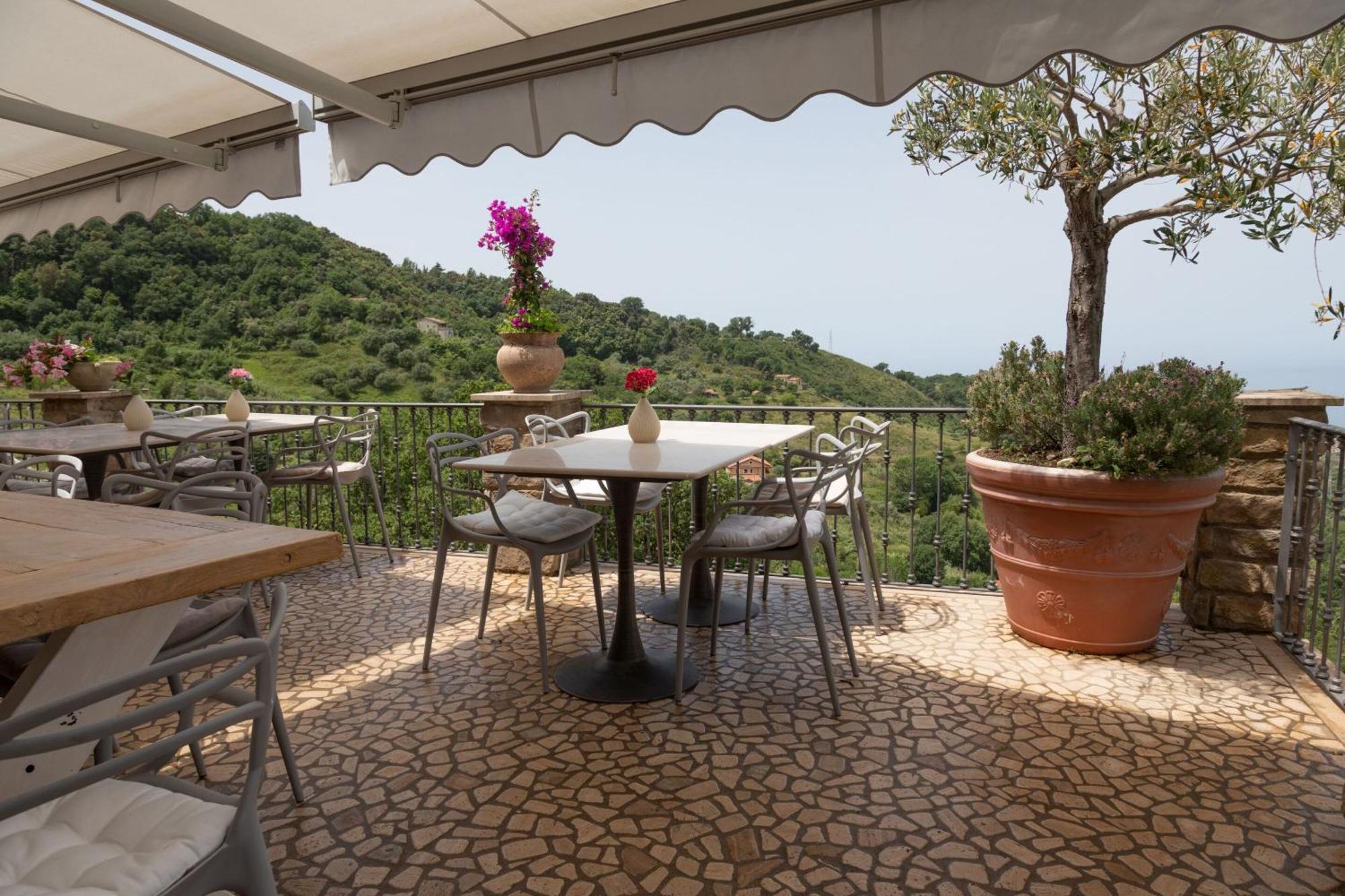 La Pastorella Boutique Hotel Maiera Exterior photo