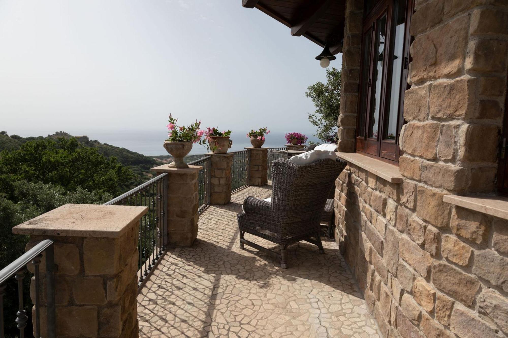 La Pastorella Boutique Hotel Maiera Exterior photo